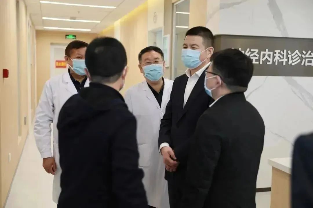 龍港區(qū)人大、區(qū)政府領(lǐng)導(dǎo)一行視察調(diào)研龍港國際醫(yī)療健康產(chǎn)業(yè)園(圖3)