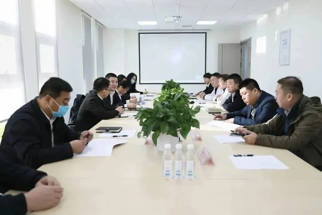 龍港區(qū)人大、區(qū)政府領(lǐng)導(dǎo)一行視察調(diào)研龍港國際醫(yī)療健康產(chǎn)業(yè)園(圖10)