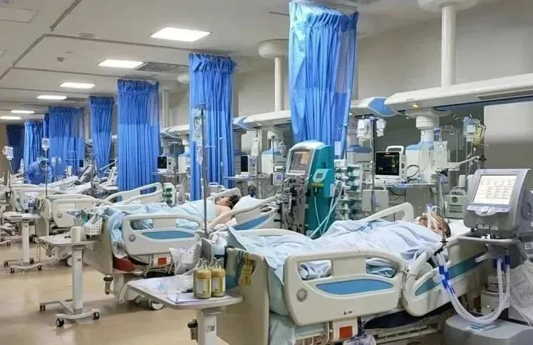 人民醫(yī)院為人民，市二院舉全院之力保障醫(yī)療救治，牢守生命防線！(圖10)