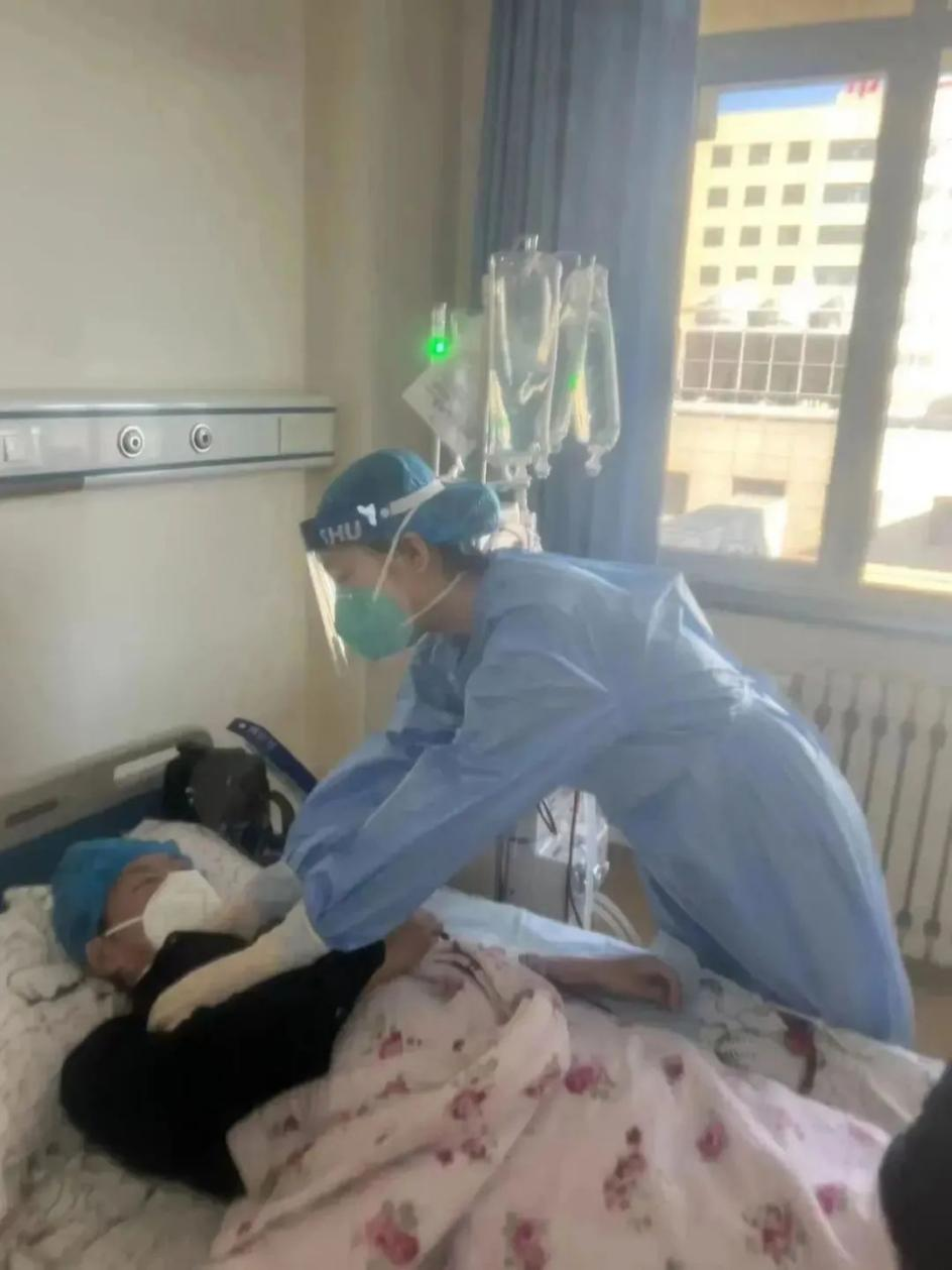 人民醫(yī)院為人民，市二院舉全院之力保障醫(yī)療救治，牢守生命防線！(圖15)