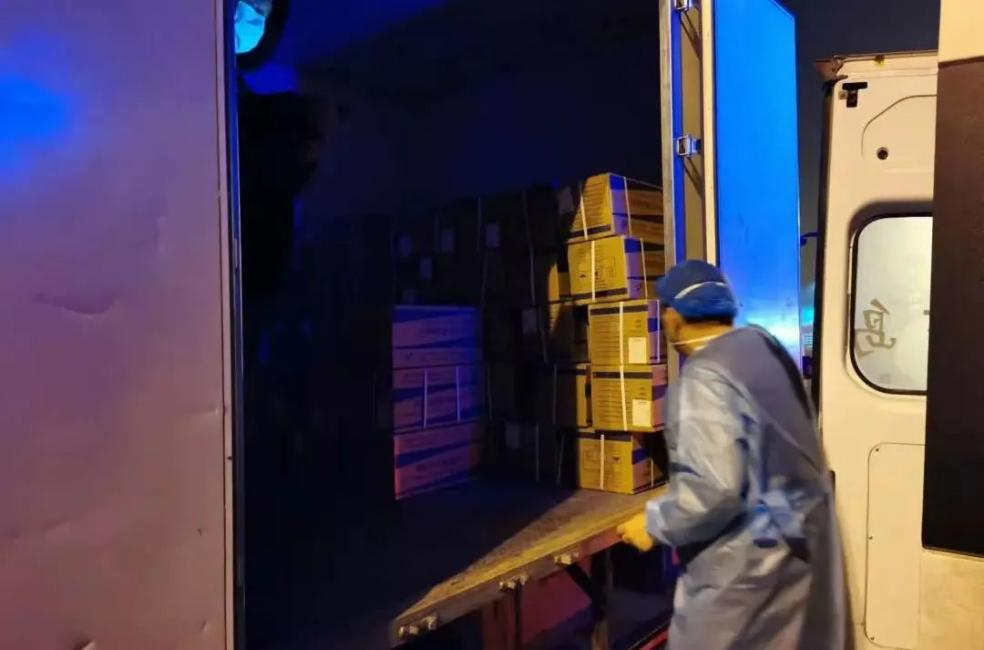 人民醫(yī)院為人民，市二院舉全院之力保障醫(yī)療救治，牢守生命防線！(圖16)