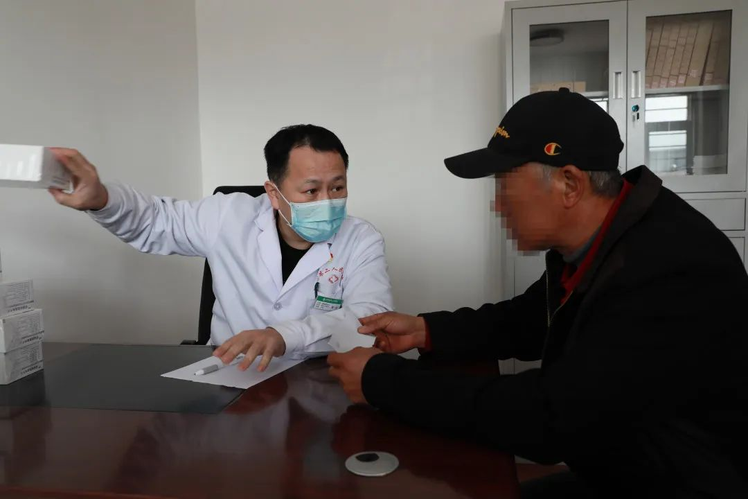 踐行黨的二十大精神，市二院黨員開展大型公益出診！(圖1)