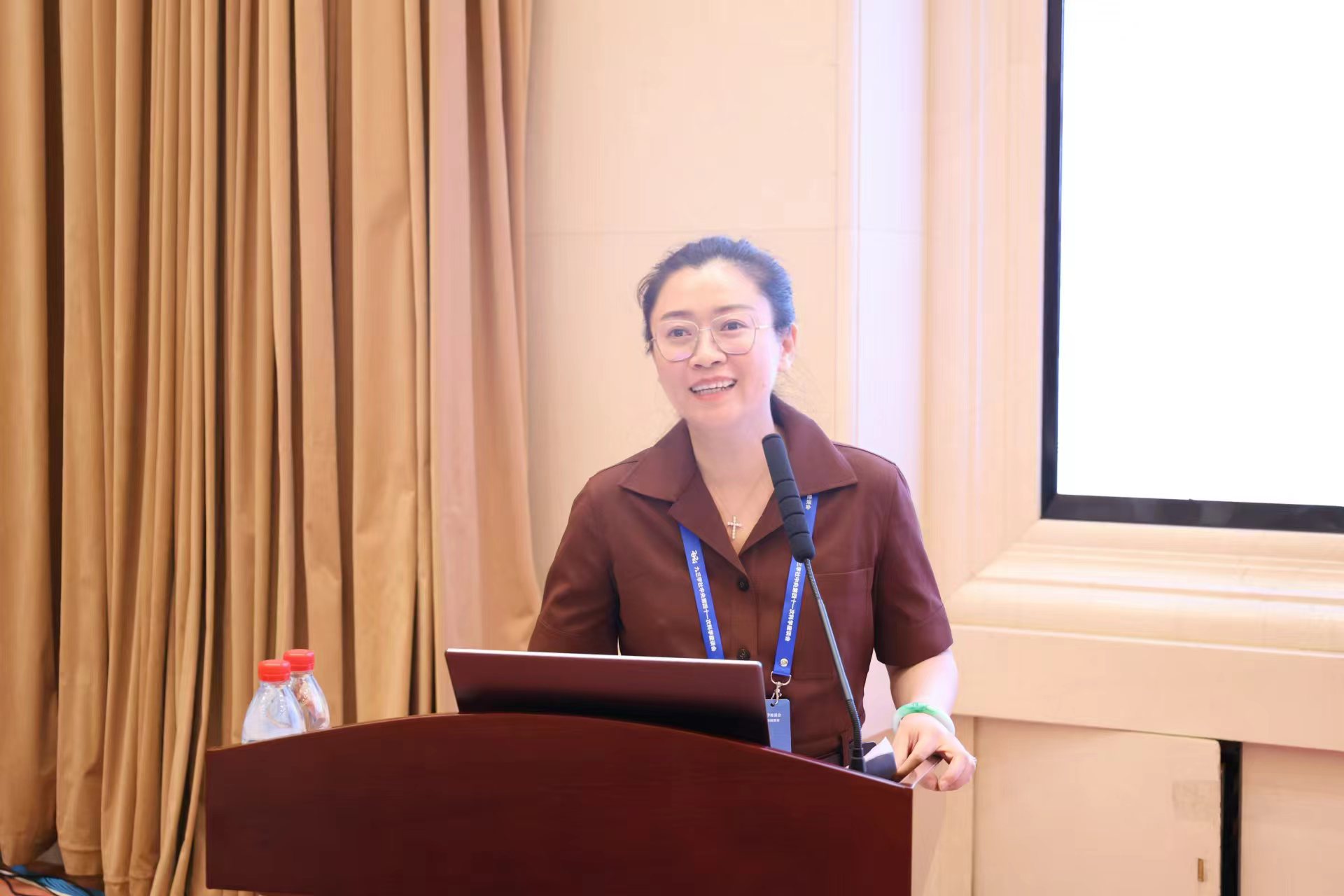 遼寧花生集團(tuán)董事長(zhǎng)黃微受邀參加九三學(xué)社科學(xué)座談會(huì)(圖2) 遼寧花生集團(tuán)董事長(zhǎng)黃微受邀參加九三學(xué)社科學(xué)座談會(huì)(圖2)